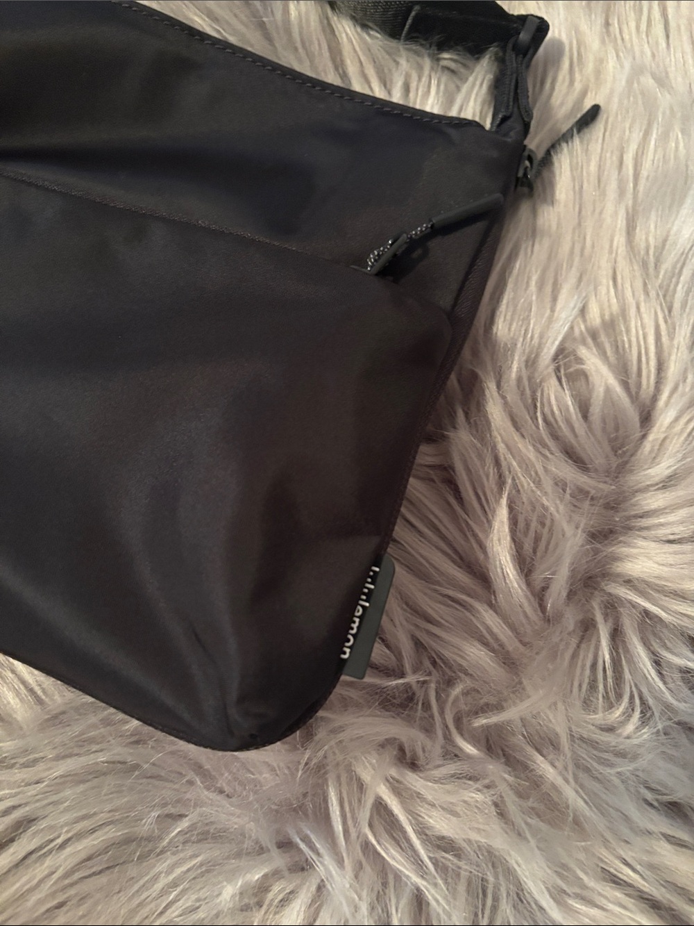 Lululemon Black Crossbody Yoga Sling Bag - Picture 4 of 7